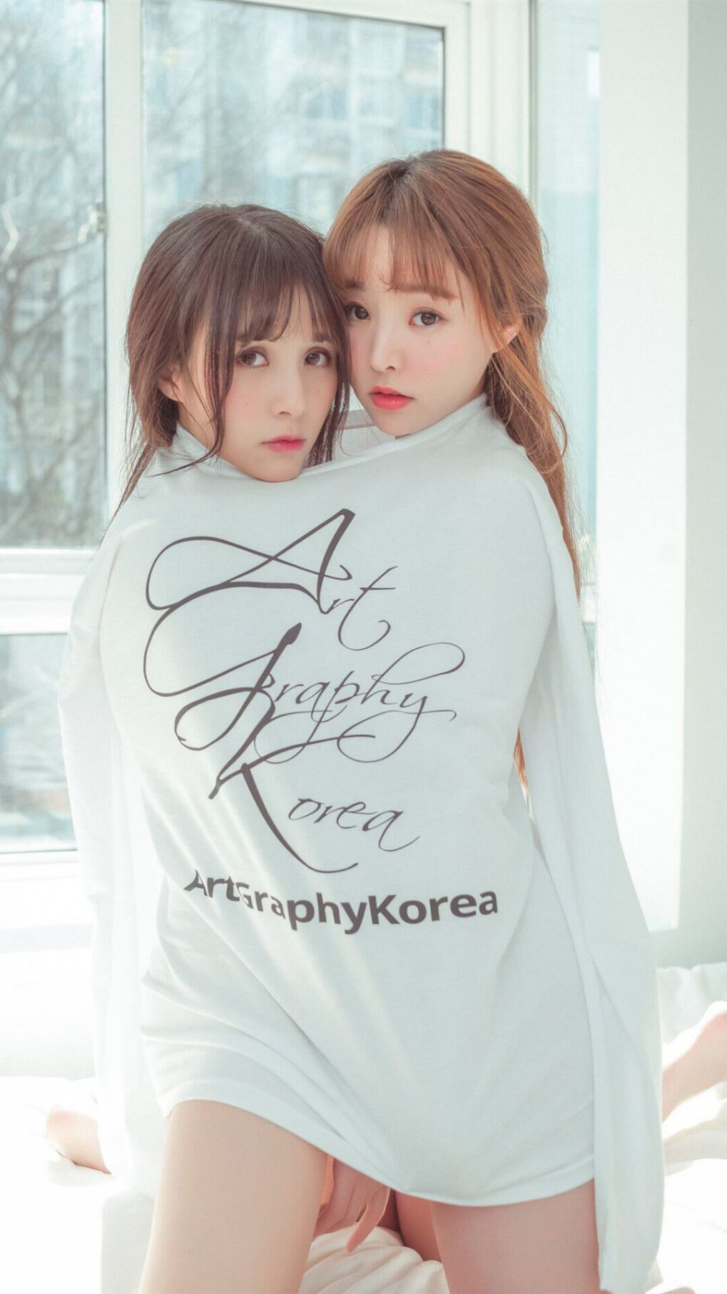 王楚钦指导青少年展现亲和一面,王 楚钦